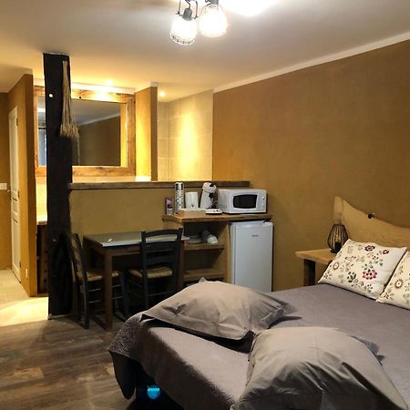 Ecuries de Saint Maurice Bed & Breakfast Lacapelle-Marival Exterior foto