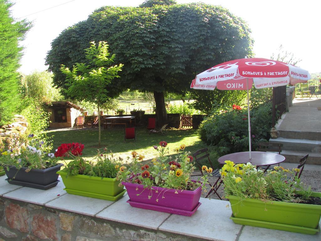 Ecuries de Saint Maurice Bed & Breakfast Lacapelle-Marival Exterior foto