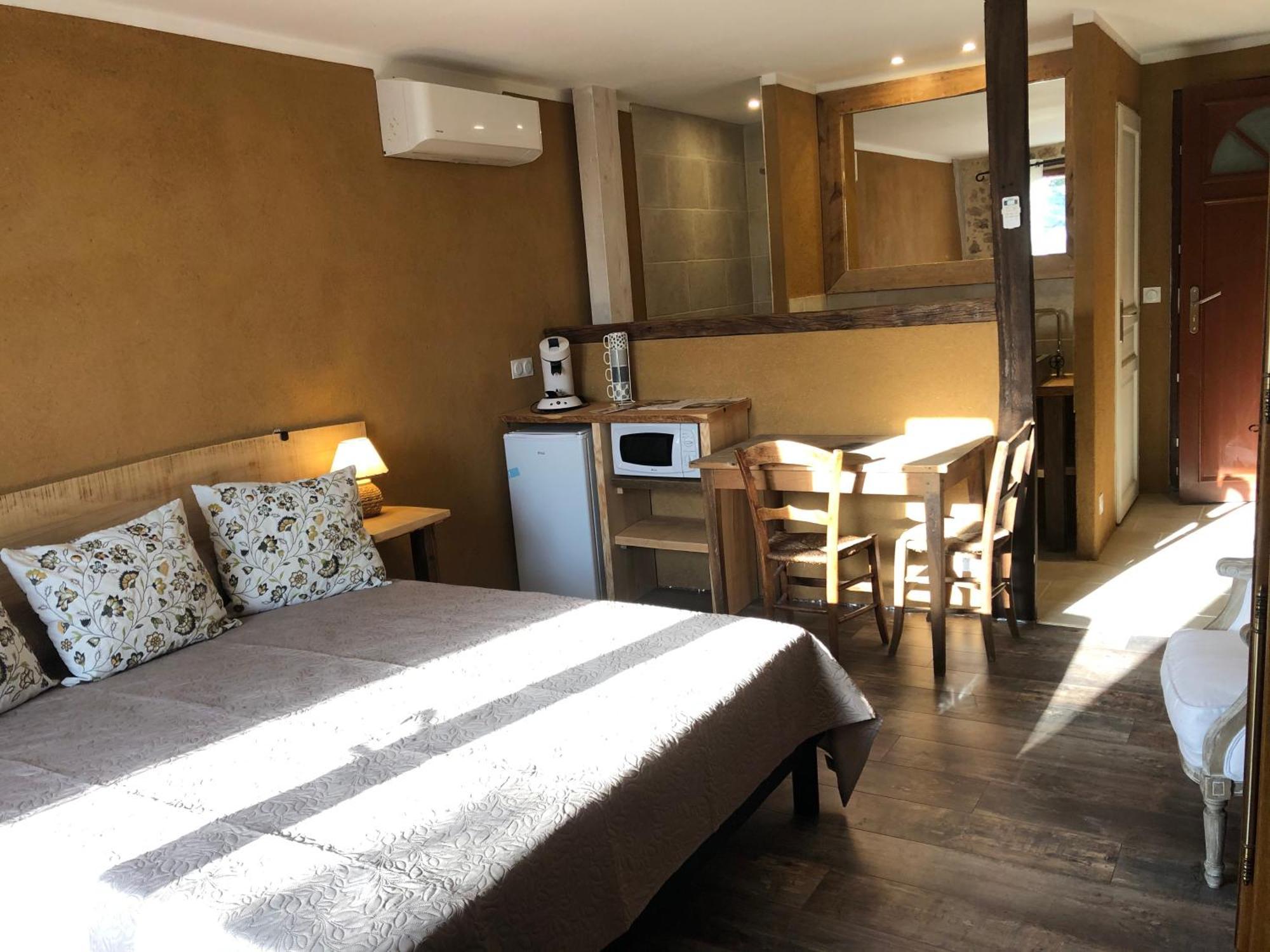 Ecuries de Saint Maurice Bed & Breakfast Lacapelle-Marival Exterior foto