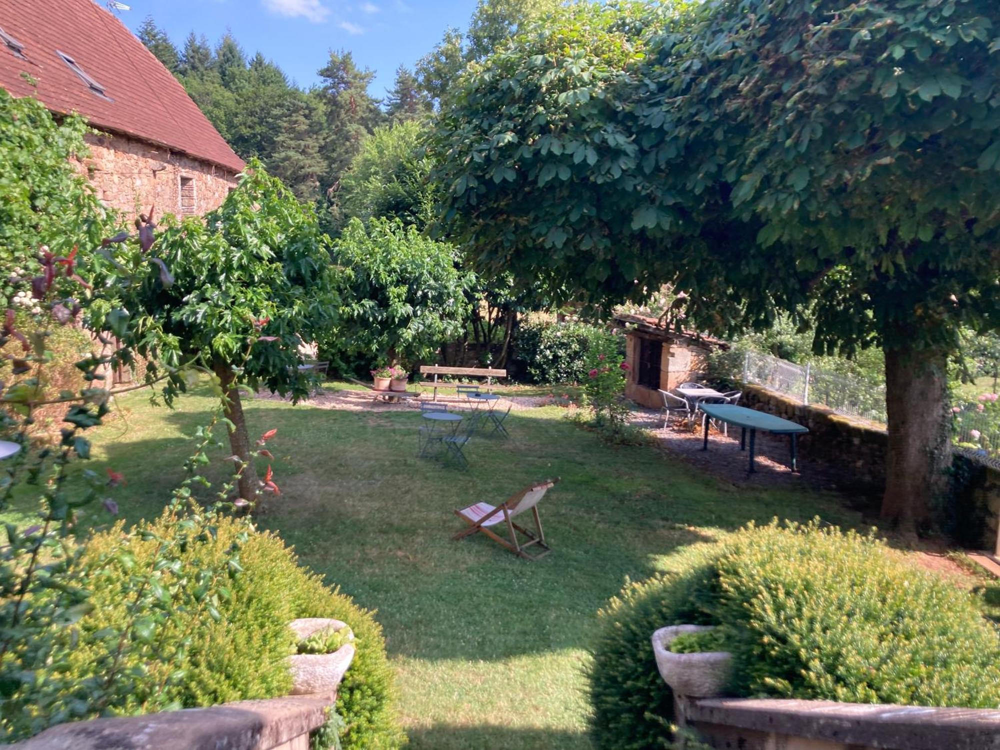 Ecuries de Saint Maurice Bed & Breakfast Lacapelle-Marival Exterior foto